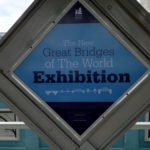 london pass kaufen schild für die tower bridge experience in london